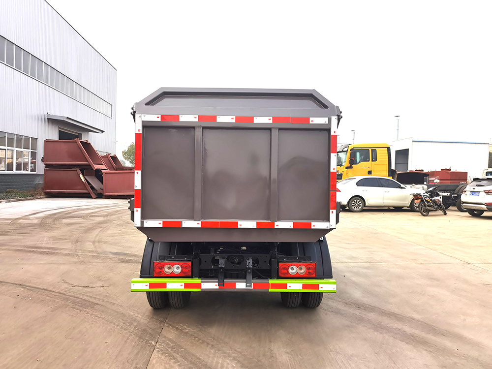 福田5方側裝掛桶垃圾車