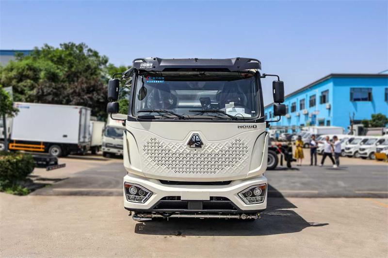 湖北程力重汽濰柴240馬力mate洗掃車（16方）